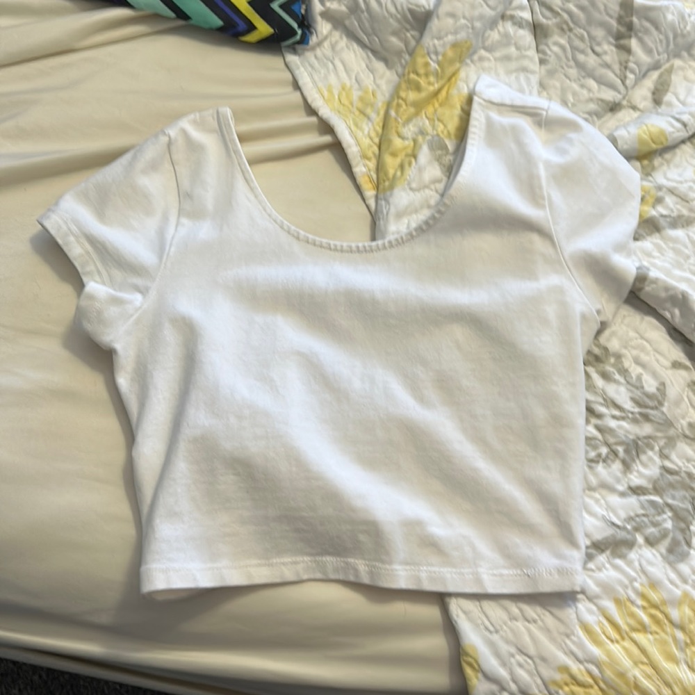 Women’s white fitted crop top size Medium